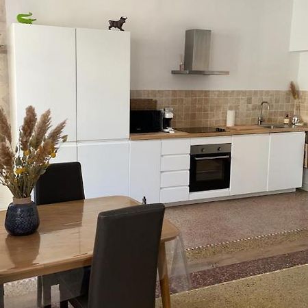 L'Ecrin Des Calquieres Lägenhet Nîmes Exteriör bild
